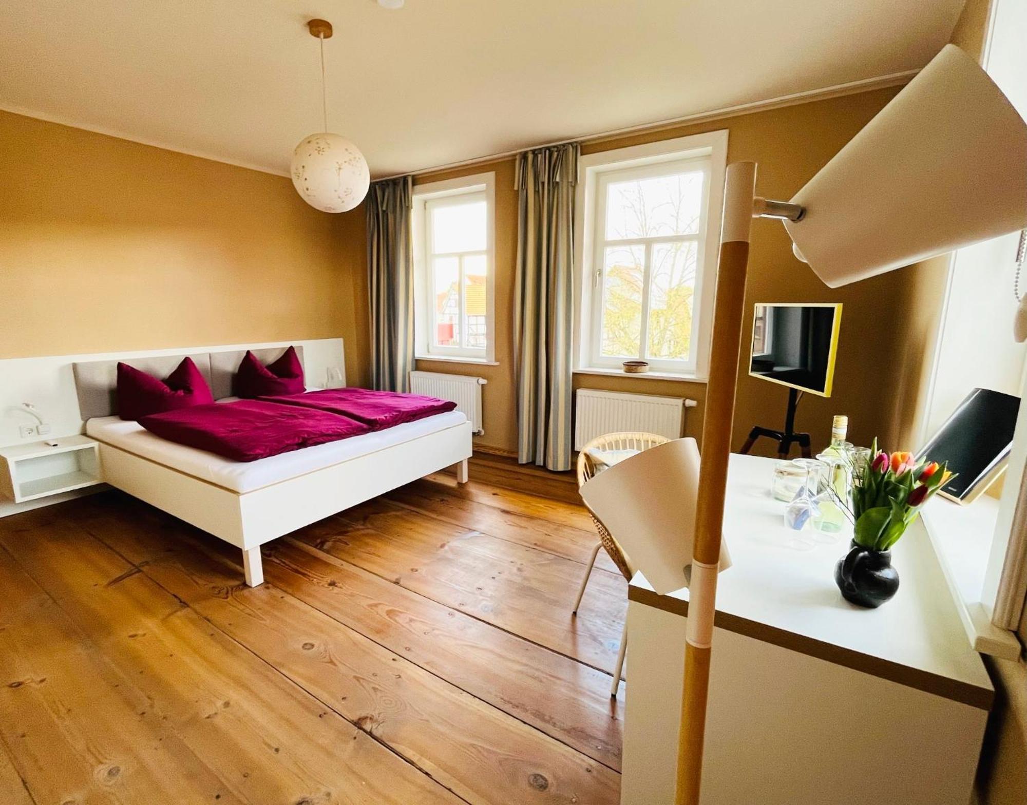 Altes Pfarrhaus Neustaedt Hotel Neustadt  Ngoại thất bức ảnh