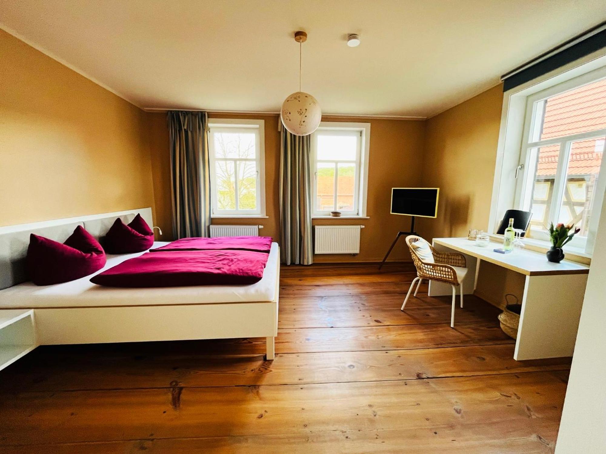 Altes Pfarrhaus Neustaedt Hotel Neustadt  Ngoại thất bức ảnh